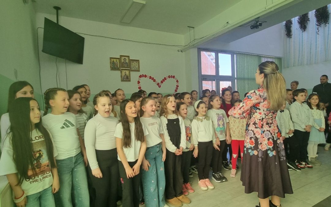 Ученици нижих разреда обиљежили Међународни дан жена